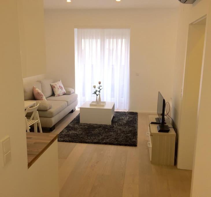 וינה New Apartment - 10 Min Downtown מראה חיצוני תמונה