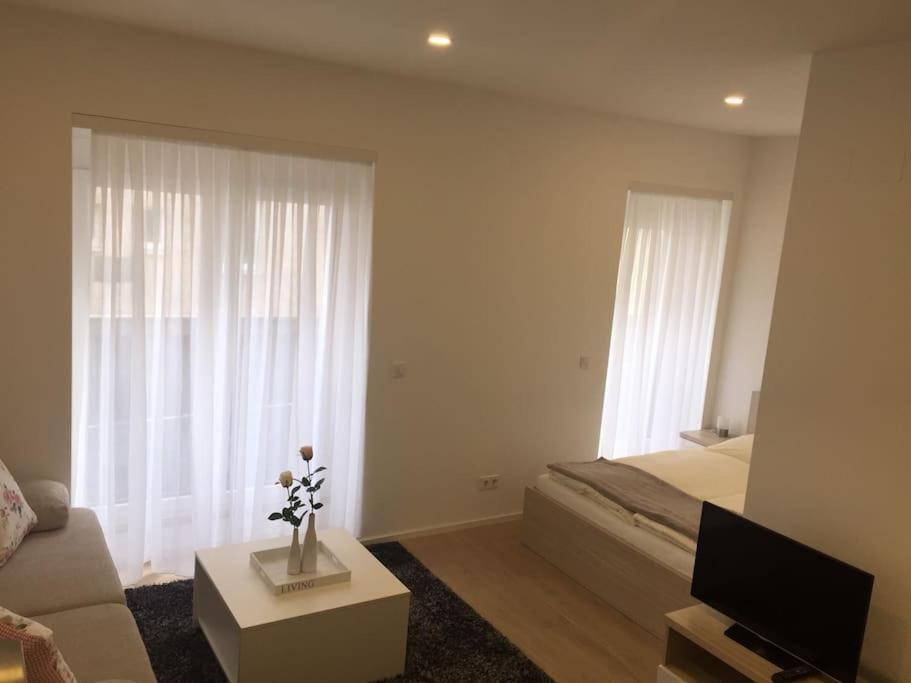 וינה New Apartment - 10 Min Downtown מראה חיצוני תמונה